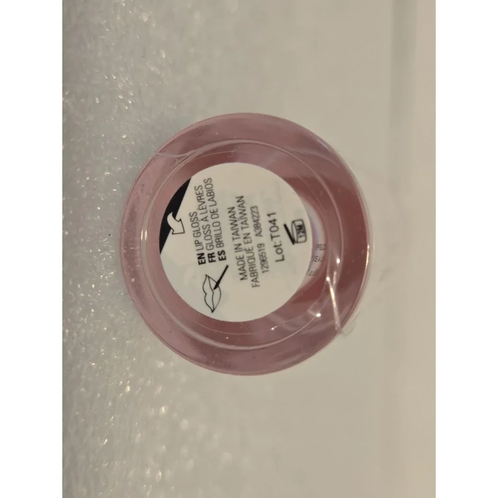 Makeup Revolution X Friends Pout Bomb Lip Gloss Rachel New limited Edition